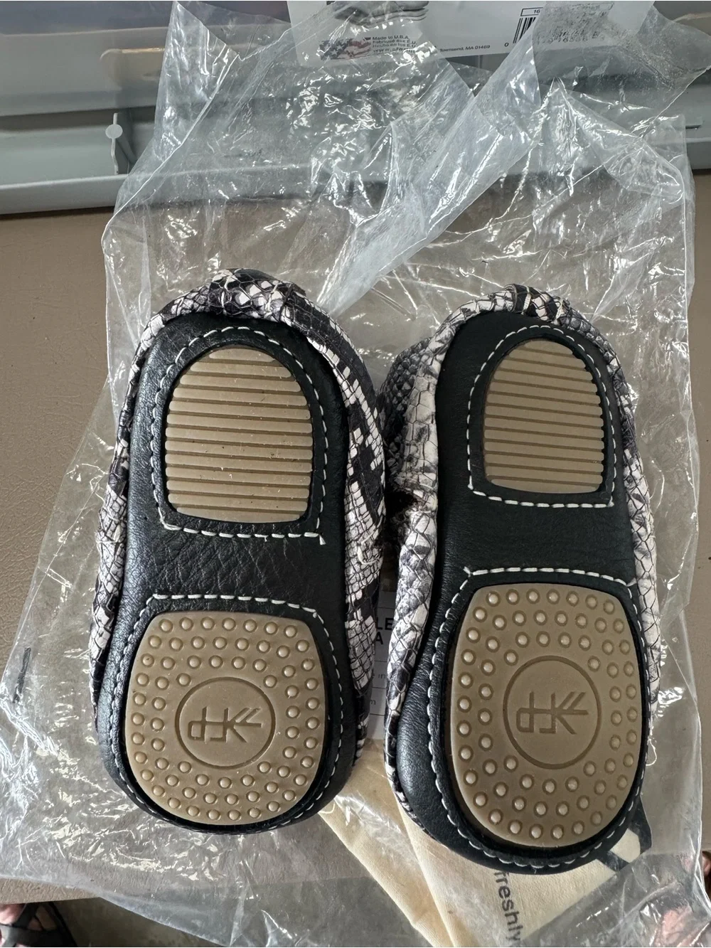 Freshly Picked Mini Sole Chelsea Boot - Snakeskin Print Sz 4